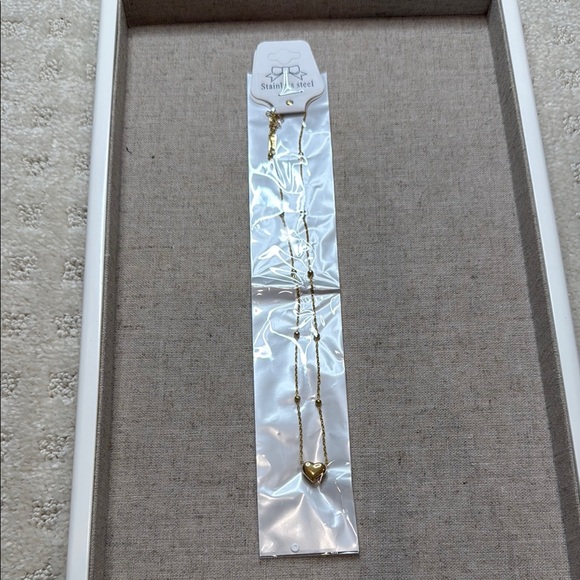 Jewelry - 🎉 BOGO 🎉 Gold Heart Necklace